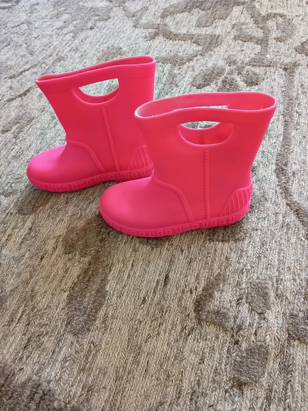 UGG Drizlita Girls Vibrant Hot Pink Waterproof Rain Boots (Neon Pink, Size 11)